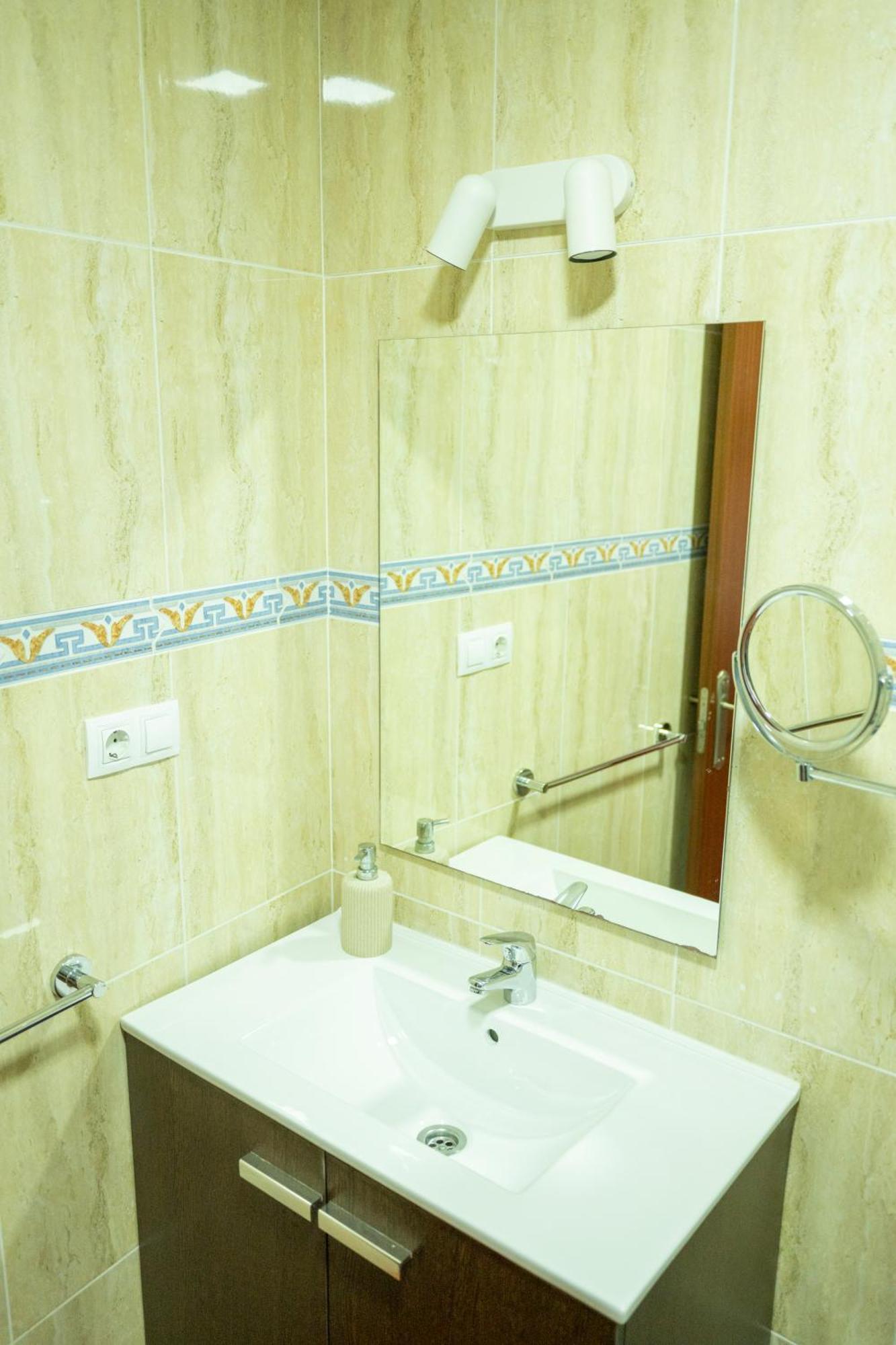 Apartament Amolan Vv Airport *